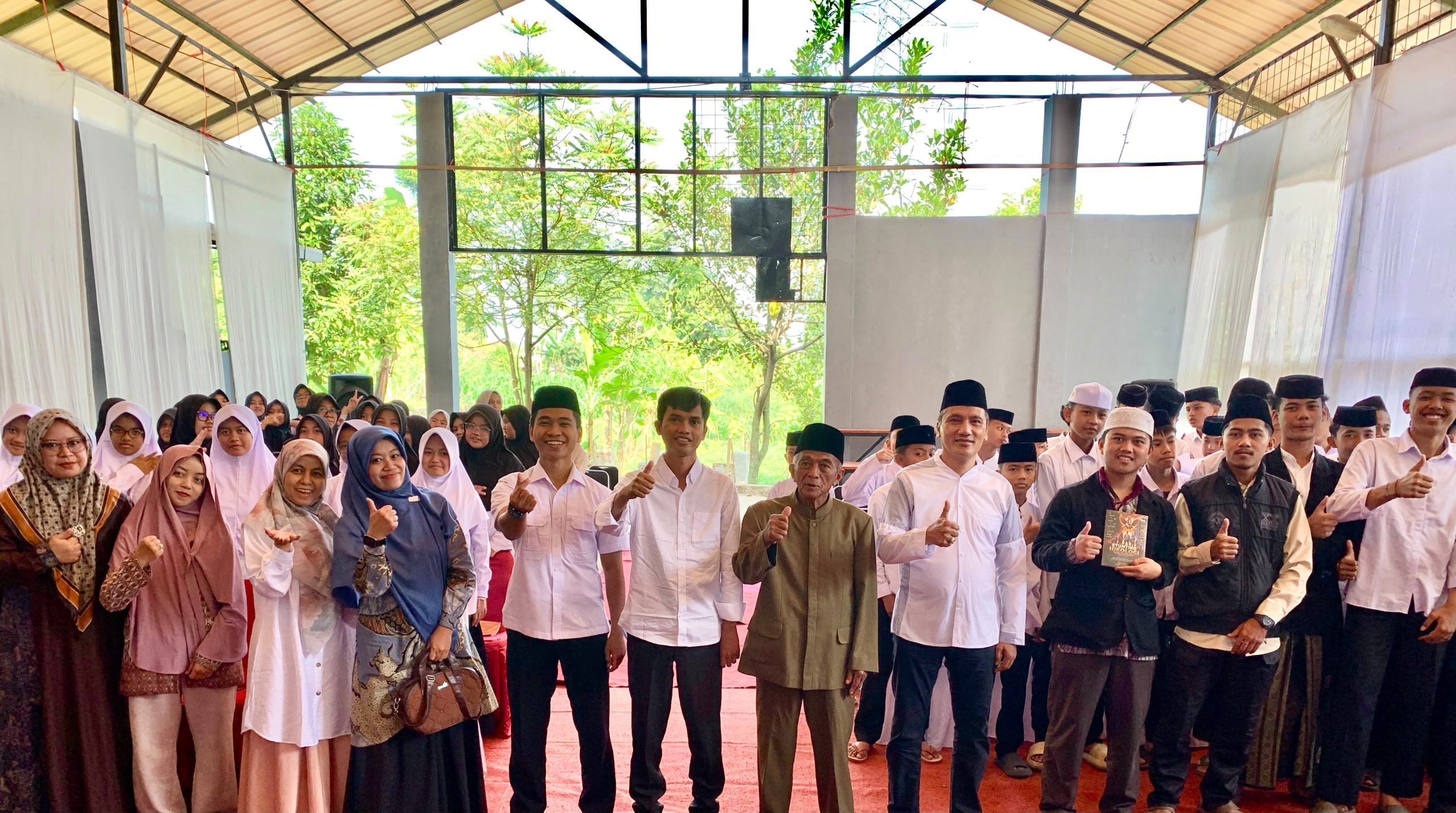 Densus 88 AT Polri Ajak Santri Bangun Ketahanan Ideologi Melalui Bedah Buku Stunting Ideologi